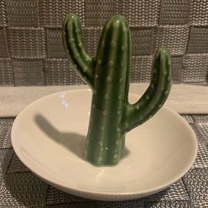 Cactus jewelry holder